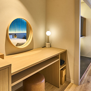 モデレートルームのデスク紹介画像