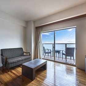 プレミアムルーム 朝日の内観