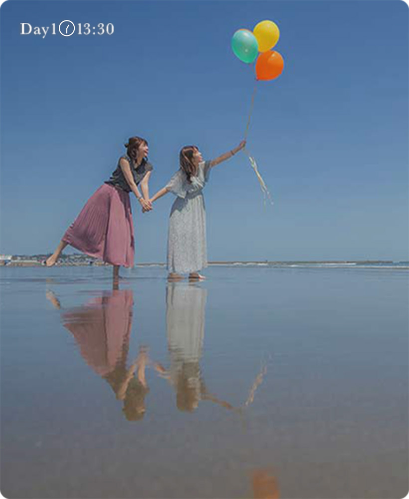 リフレクションビーチで楽しむ女性