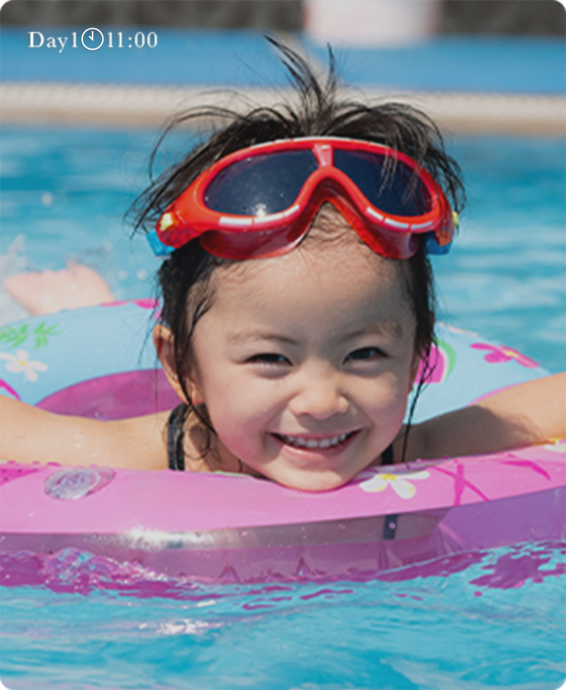 屋外プールで遊ぼう！